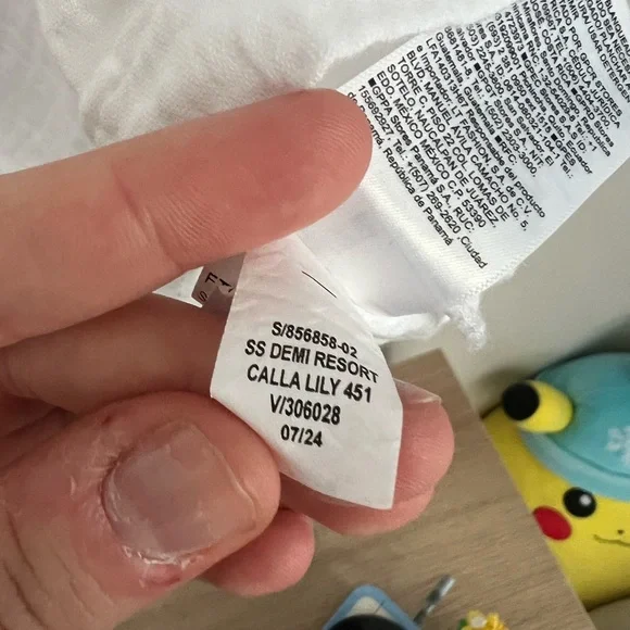 Old Navy Crinkle Gauze Button Down Shirt - Picture 7 of 10